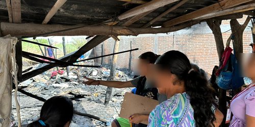 Convoca DIF a colecta en apoyo a familia que perdió todo en incendio