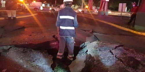 Acumulación de gas metano provoca explosión subterránea en Monterrey