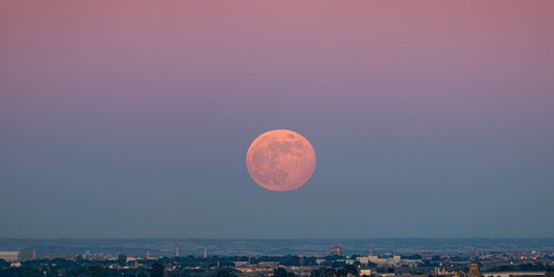‘Luna de fresa’, la última Superluna del año iluminará el cielo