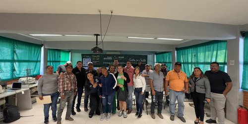 Gobierno Estatal impulsa al campo de Ébano con financiamiento directo