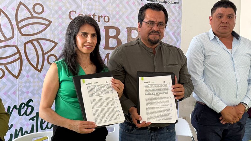 firma_de_convenio_cdfdz_semujeres_mirioverde.jpeg