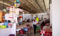 Aumentan precio de comida en fondas del mercado: Los señores comen mucha tortilla
