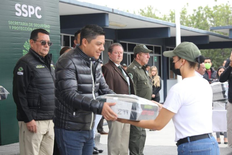 gallardo_con_guardia_civil.jpeg