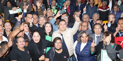 Gobernador Gallardo reconoce labor de taxistas potosinos