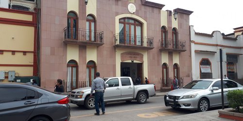 Regidores evitan pago estratosferico de un parto a esposa de funcionario