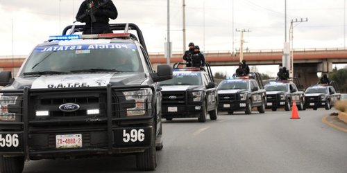 Abandonan cinco cuerpos encobijados en una carretera de Zacatecas