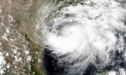 Se convierte 'Hanna' en huracán y va hacia Texas