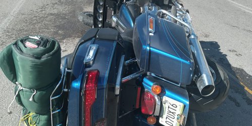 Choca moto Harley contra camioneta en carr. Cárdenas-Alaquines