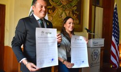Real de Catorce y Guanajuato firman histórico acuerdo de hermanamiento