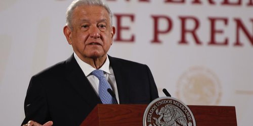 AMLO anuncia reforma electoral; plantea desaparición del INE
