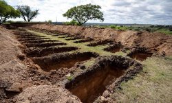 Preparan 100 fosas en cementerio de SLP ante probable aumento de Covid