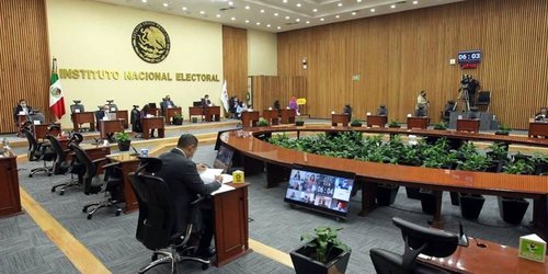Impone 4T castigo: 'INE tiene dinero'