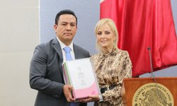 Entrega Gobierno del Cambio Primer Informe de Gobierno al Congreso del Estado