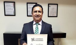 Dirigente de la COPARMEX local obtiene título en Derecho