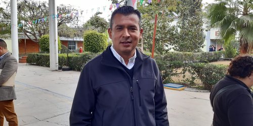 Exigirá alcalde que constructor cumpla especificaciones en obra de camino a la Media Luna