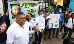 Piden justicia para el pequeño Gael en protesta ante la FGE