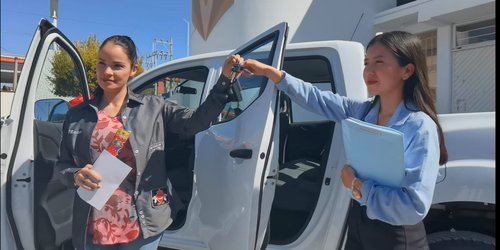 Entregan camioneta nueva al Sistema Municipal DIF Rioverde