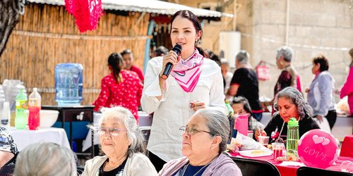 El DIF festejó el Día del Amor y la Amistad en San José del Tapanco