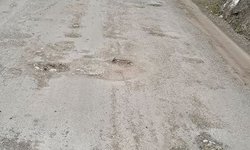 Habitantes de La Tapona molestos por camino lleno de baches