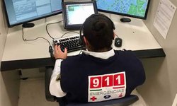 Hacer llamadas falsas al 911 es un delito