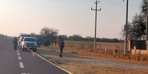 Hallan a dos jóvenes ejecutados a un lado de la supercarretera