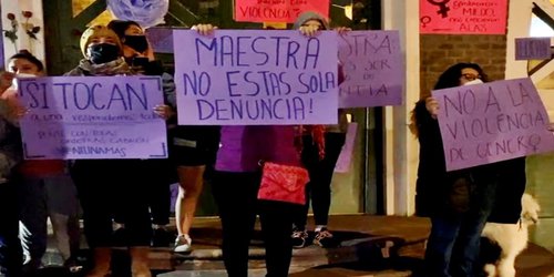 Estudiantes organizan colecta para maestra de la UAEMex agredida