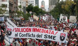 Electricistas exigen al Poder Judicial defender propuesta de AMLO