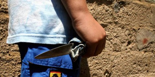 Menor de edad es detenido con arma