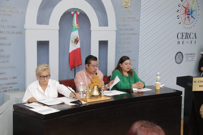 mesa_directiva_congreso_itinerante_mirioverde.jpg