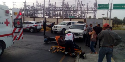Motociclista herido al chocar con camioneta