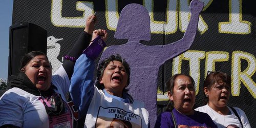 Mujeres marchan este domingo en CDMX para exigir declaración de “emergencia feminicida”