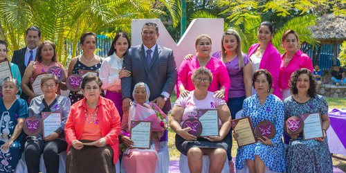 Entregan premio Mujer del Año 2023 Gobierno y DIF de Rioverde