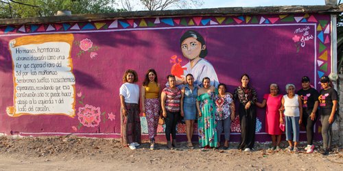 Inauguran mural “Latido Violeta” en Plazuela