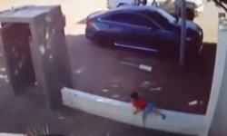 Video capta a niño pequeño huyendo de sicarios en Sonora