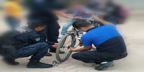 Niño de dos años, lesionado al meter pie en llanta de bicicleta