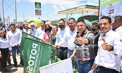 Da Ricardo Gallardo banderazo a obras en Matehuala