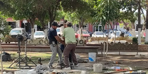 Se abate pozo en la plaza de CdFdz, y perforan otros seis metros
