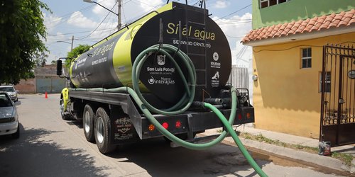 Se suspende en SLP la entrega de agua en pipas