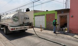Entra Gobierno del Estado a repartir agua gratis a familias