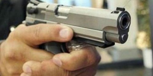 Investigan a Policía que sacó arma reclamando atención por caso COVID