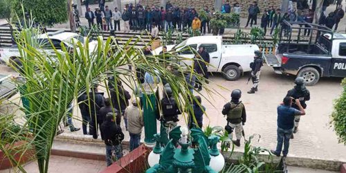 Pobladores retienen a 50 elementos de la GN, Fiscalía y Policía de Oaxaca