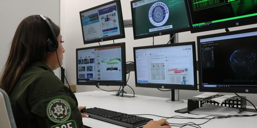 Censura Secretario de Seguridad uso de IA para difamar