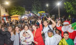 Caravana Navideña del Ayuntamiento y DIF Rioverde en la colonia Cruz Verde