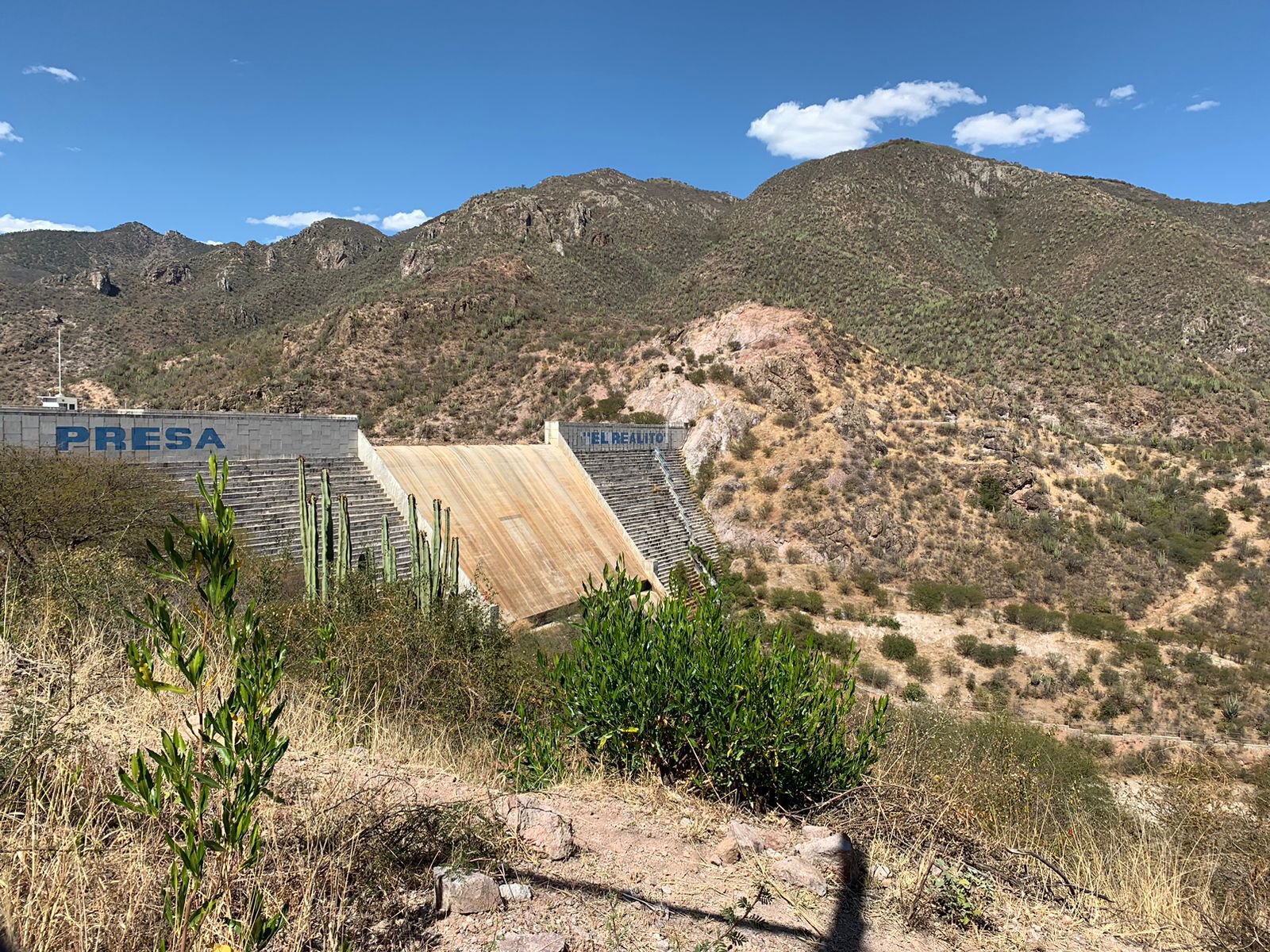 Por corte eléctrico se suspende servicio de agua del Realito