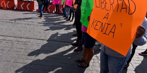 Con plantón, exigen liberación a FGR de la activista Kenia Hernández
