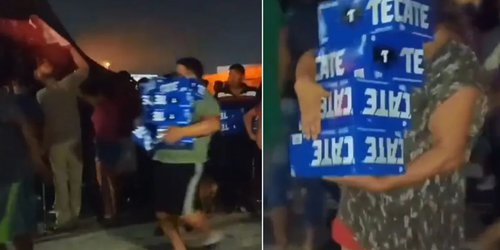 Rapiñan más de 25 toneladas de cerveza de camión volcado en Matamoros