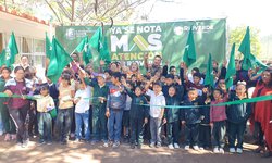 Alcalde Urbiola entregó rehabilitación de dos escuelas en El Riachuelo.