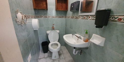 Alcalde Urbiola inauguró rehabilitación de baños en la primaria Pedro Antonio de los Santos