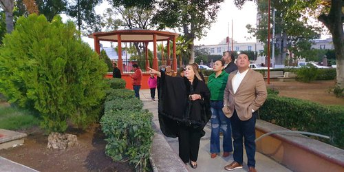 Arnulfo Urbiola rescató del abandono, la plaza del ejido Puente del Carmen