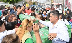 Ricardo Gallardo celebra con familias el Día de Reyes